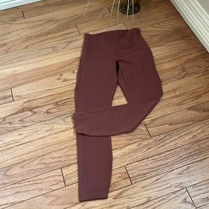 Lululemon leggings excellent condition.